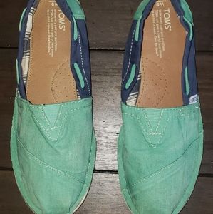 Tom's Two Tone Toggle Shoes